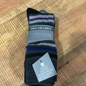 Van Heusen 7 Pair Of Dress Socks